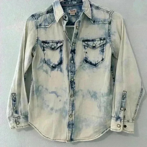 Mossimo Size 8-10 Light Blue Acid Wash Denim Shirt Long Sleeve Button Up Western - Picture 4 of 5